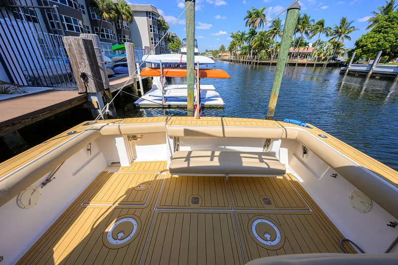 Black Jack Yacht Photos Pics Tiara 3100 LE Black Jack - Cockpit