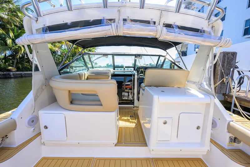 Black Jack Yacht Photos Pics Tiara 3100 LE Black Jack - Cockpit