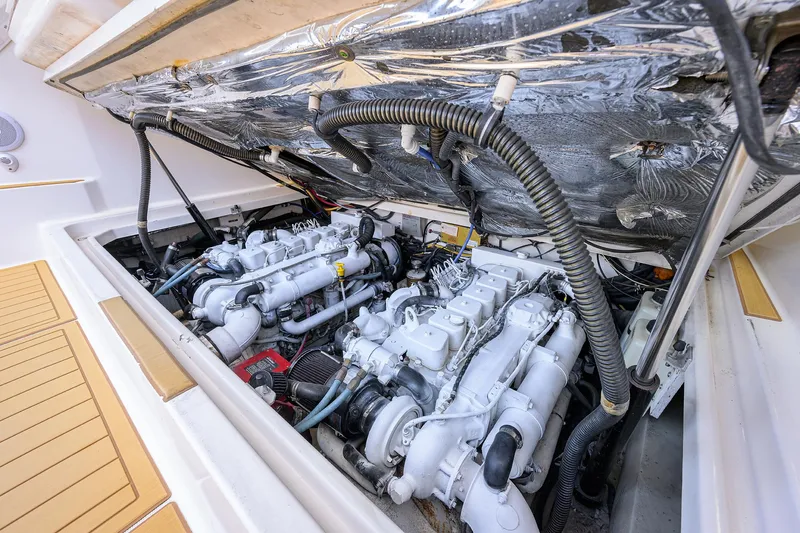 Black Jack Yacht Photos Pics Tiara 3100 LE Black Jack - Engine Access