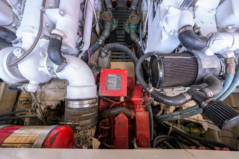 Black Jack Yacht Photos Pics Tiara 3100 LE Black Jack - Engine