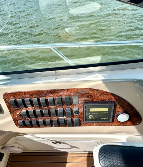 Gratitude Yacht Photos Pics Helm - Navigation Systems