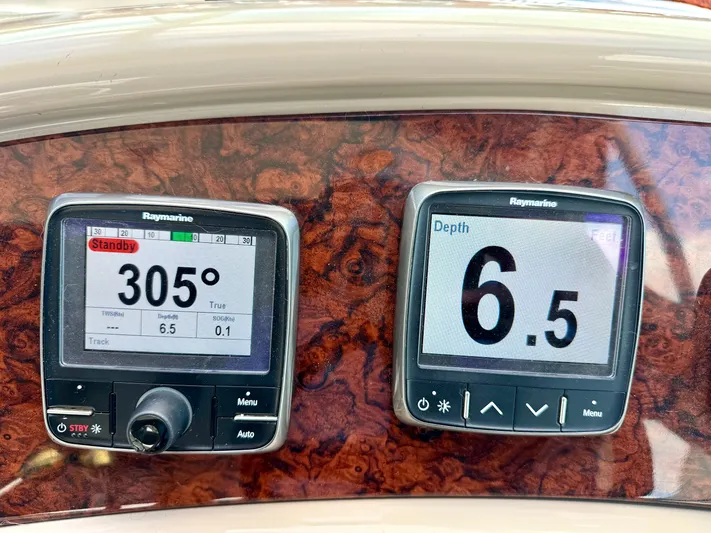 Gratitude Yacht Photos Pics RayMarine - AutoPilot & Depth
