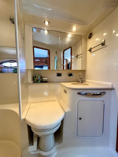 Gratitude Yacht Photos Pics Master StateRoom - Head