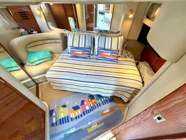 Gratitude Yacht Photos Pics Guest StateRoom - Aft