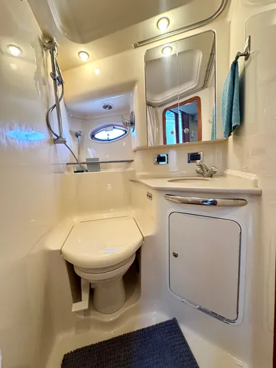 Gratitude Yacht Photos Pics Guest Head