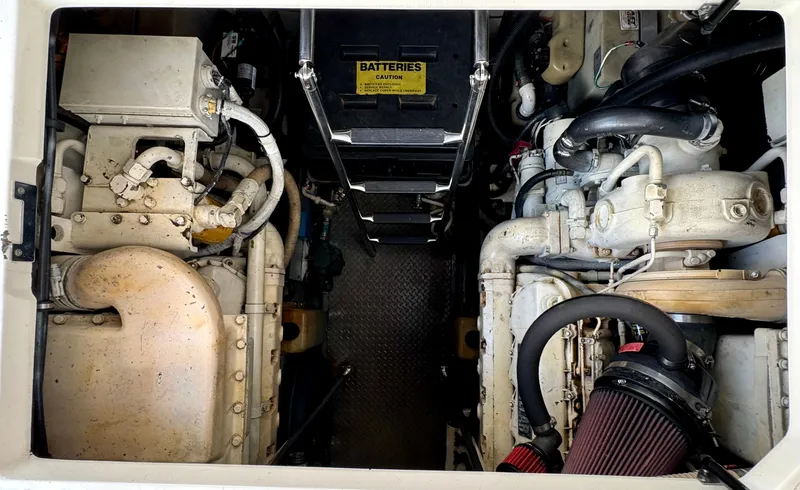 Gratitude Yacht Photos Pics Engine Room - Access