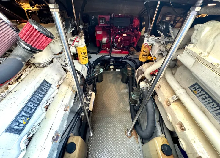 Gratitude Yacht Photos Pics Engine Room