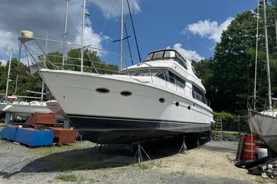 Carver 570 Voyager Pilothouse