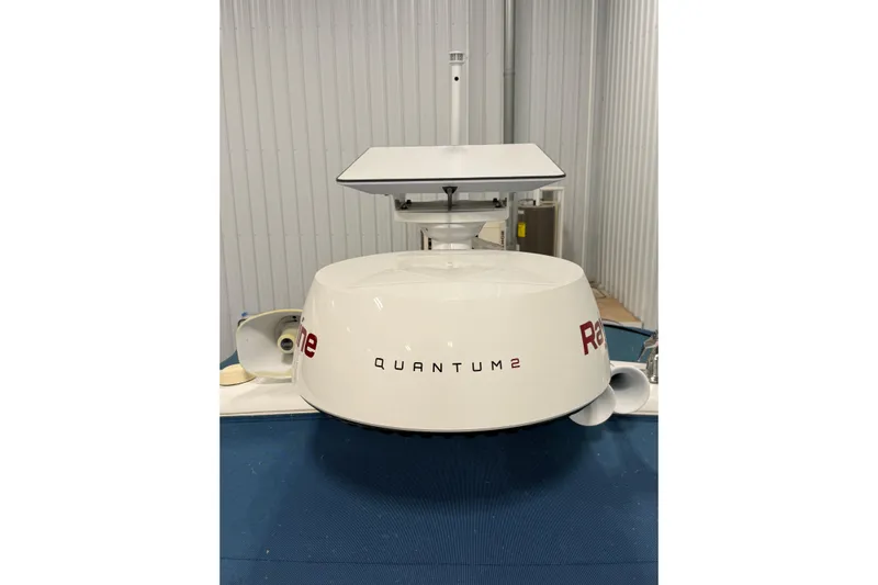  Yacht Photos Pics Radar equipment on a 2004 Formula 34 Performance Cruiser boat.