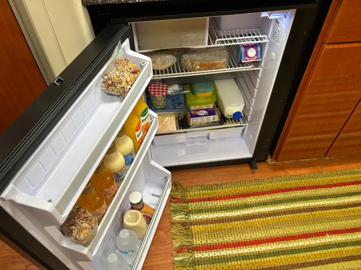 Cookin' Yacht Photos Pics 