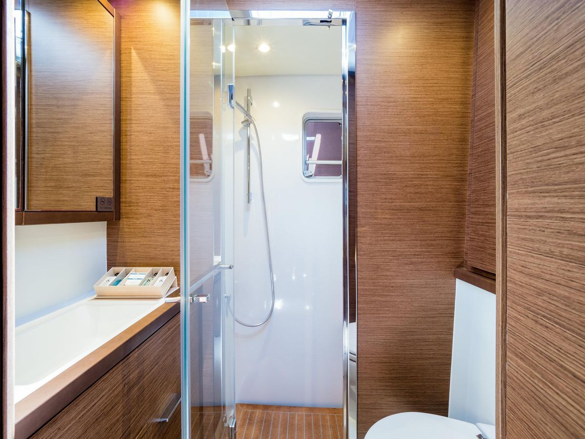2019 Lagoon 62 