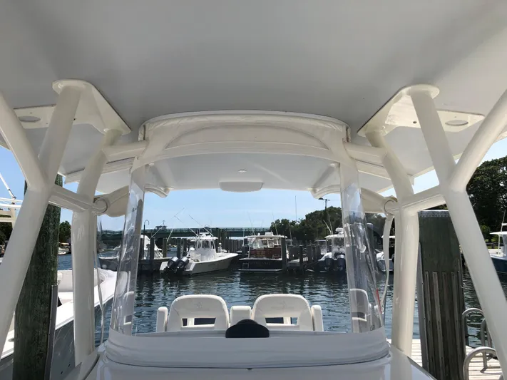  Yacht Photos Pics 2018 Regulator 28 Center Console boat with Optimus 360 Joystick Control at a marina.