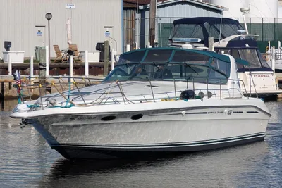 Sea Ray 400 Express Cruiser