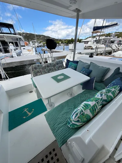 Zun Zun Yacht Photos Pics 