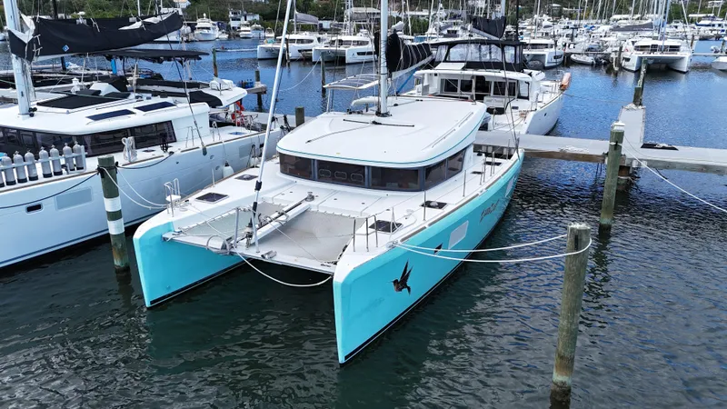 Zun Zun Yacht Photos Pics 