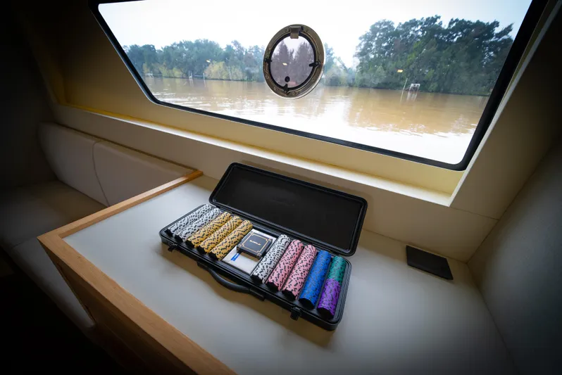 Semi-custom Yacht Photos Pics 