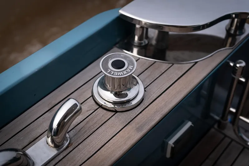 Semi-custom Yacht Photos Pics 