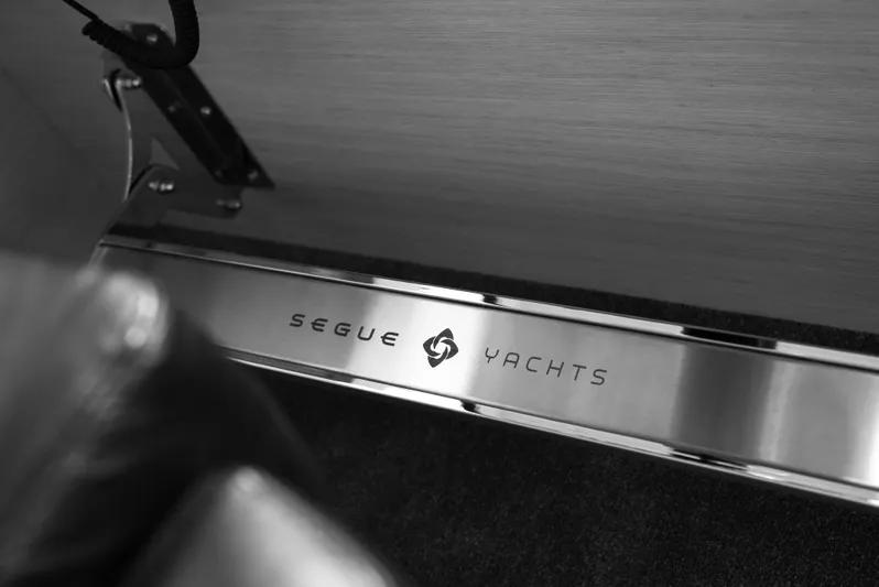 Semi-custom Yacht Photos Pics 