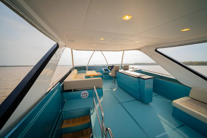 Semi-custom Yacht Photos Pics 