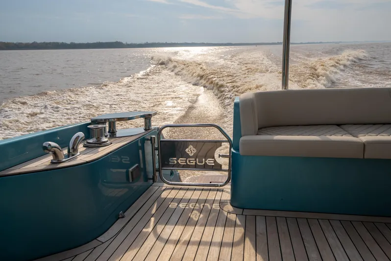 Semi-custom Yacht Photos Pics 