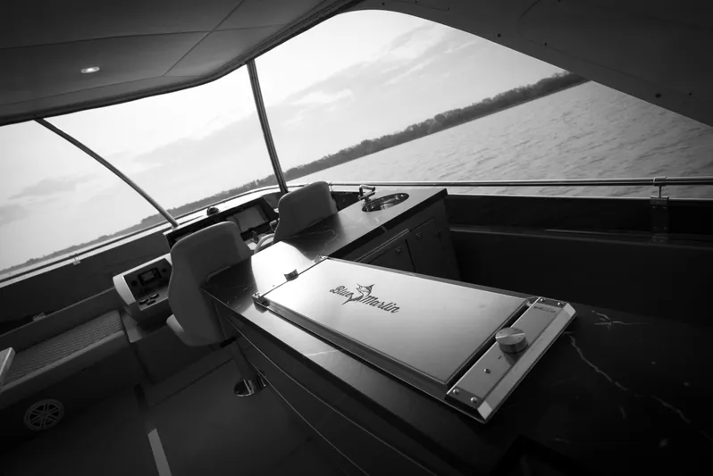 Semi-custom Yacht Photos Pics 