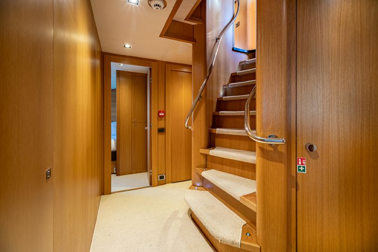 2012-112-sunseeker-34m