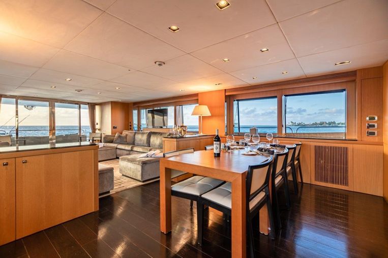 2012-112-sunseeker-34m