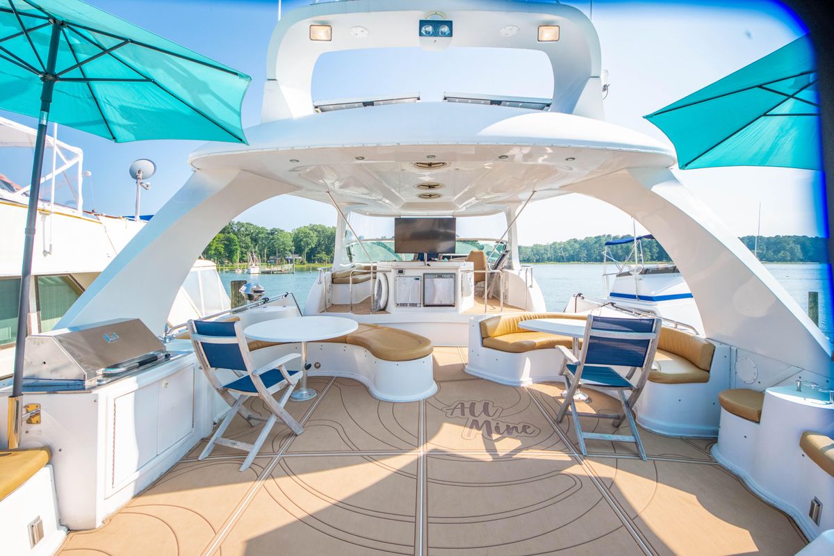 2009 Bluewater Yachts 65 