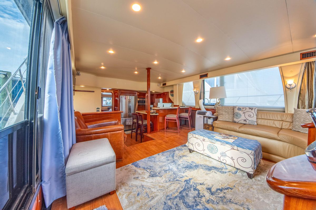 2009 Bluewater Yachts 65 