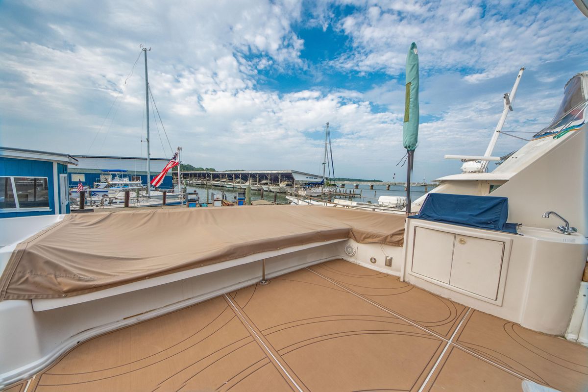 2009 Bluewater Yachts 65 
