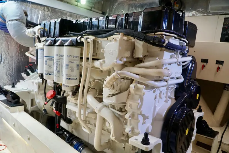 Kaizen Yacht Photos Pics 