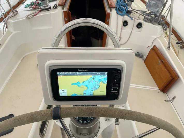  Yacht Photos Pics Raymarine C95 Chartplotter