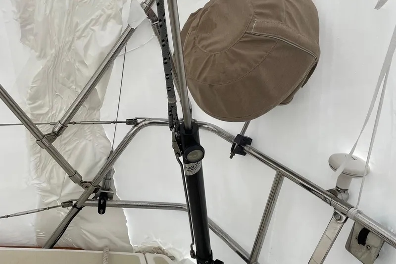  Yacht Photos Pics Hydraulic Backstay Tensioner