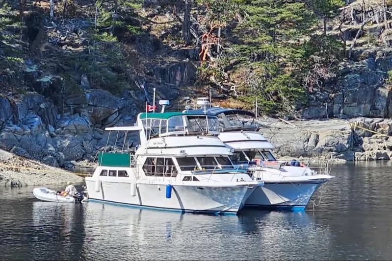 Safe N Sound Yacht Photos Pics 