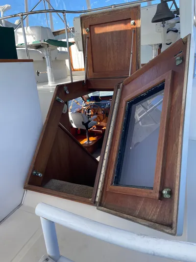 Safe N Sound Yacht Photos Pics 