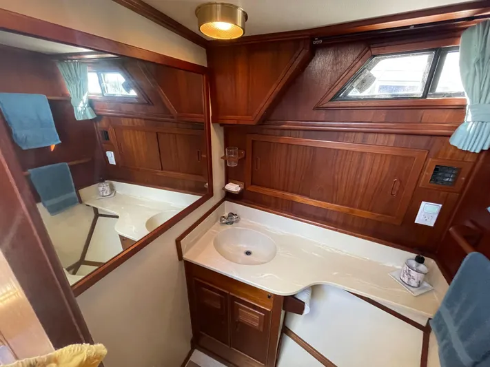 Safe N Sound Yacht Photos Pics 