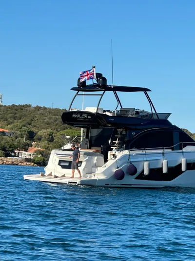 Avalon Yacht Photos Pics 