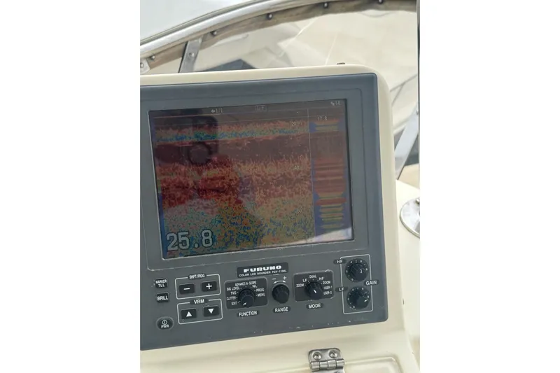 The Donut Hull Yacht Photos Pics Sonar display on 2002 Mikelson 50 Flybridge boat, showing depth and underwater details.