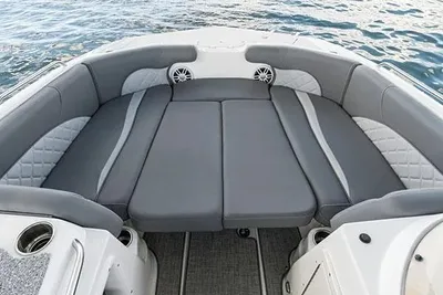 NauticStar 203 SC Deck