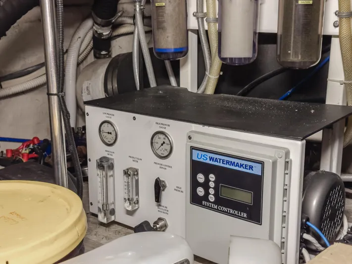 Ranger Yacht Photos Pics Watermaker system in 2000 Sea Ray 540 Sundancer yacht engine room.