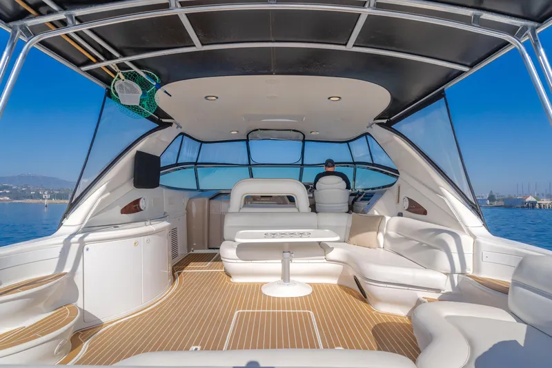 Ranger Yacht Photos Pics Luxurious 2000 Sea Ray 540 Sundancer yacht interior with spacious seating and modern design.