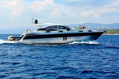 Pershing 62'