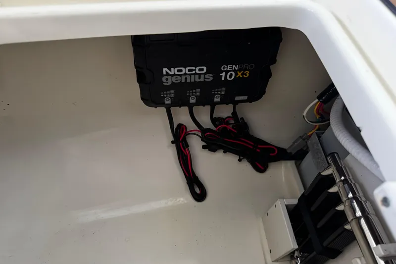  Yacht Photos Pics 2019 Chris-Craft Catalina 26 battery compartment with NOCO Genius GENPRO 10X3 charger.