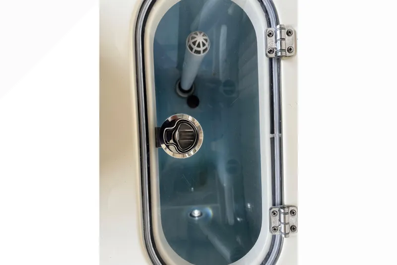  Yacht Photos Pics Livewell compartment on a 2019 Chris-Craft Catalina 26 boat.