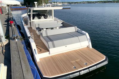 Yacht