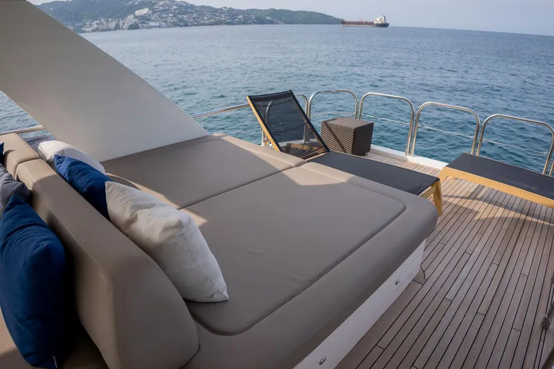 Pichos III Yacht Photos Pics 