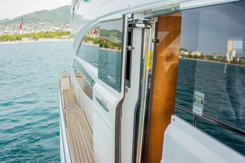 Pichos III Yacht Photos Pics 