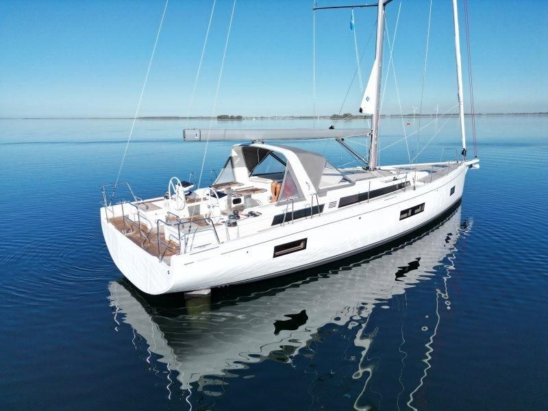 2022 Beneteau 56 