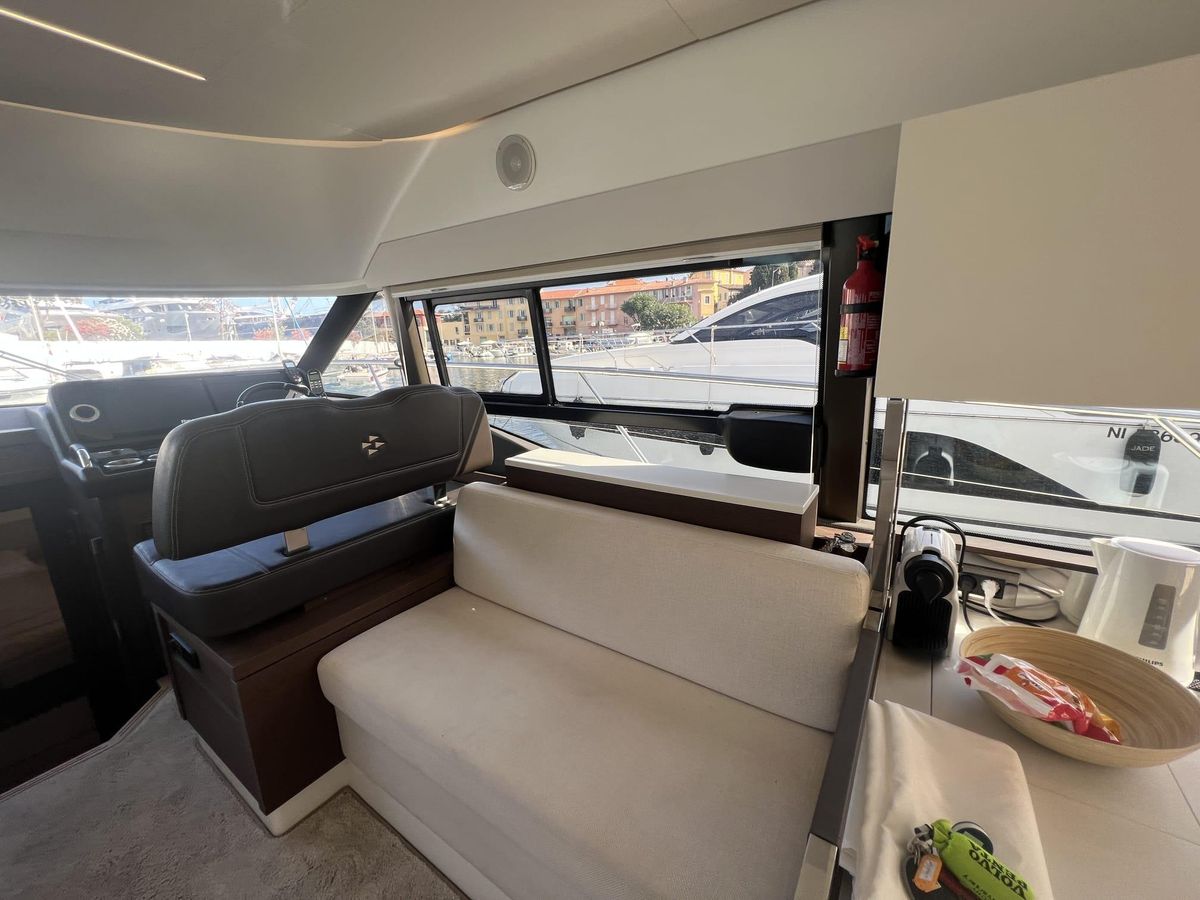 2018 Prestige 44 