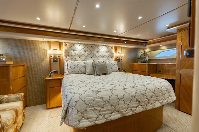 Reel Fire Yacht Photos Pics 2013 Viking 76 Convertible- REEL FIRE- Master Stateroom